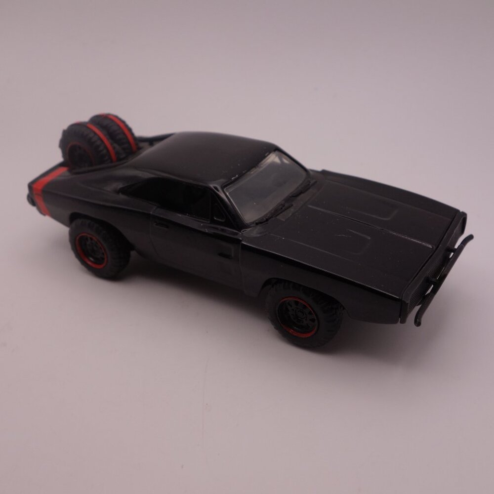 Jada Toys Fast & Furious 1327 Dodge Charger 1:24 Scale Die-Cast Model Car